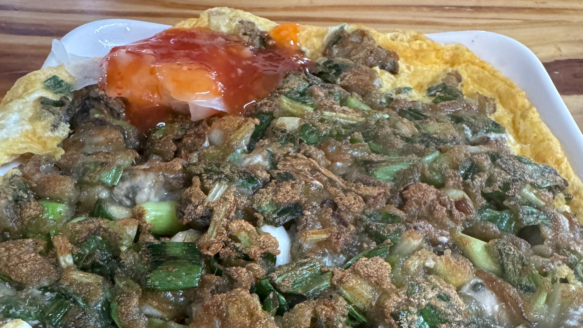 老饕私话｜漳州海蛎煎两大流派拆解，酥脆藏流量，鲜浓守本心