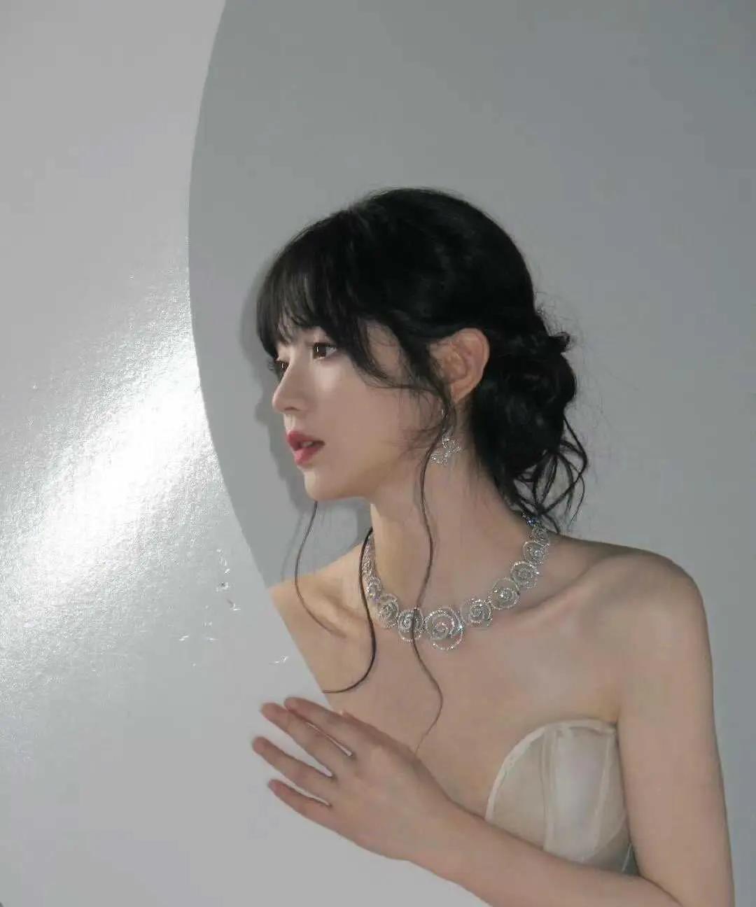 田曦薇这身材管理，是把“人间芭比”刻在基因里了吧！
