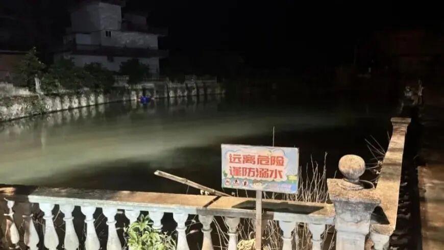 痛心！江西彭泽一幼儿园车辆落水致 8 人遇难，含 6 名幼儿