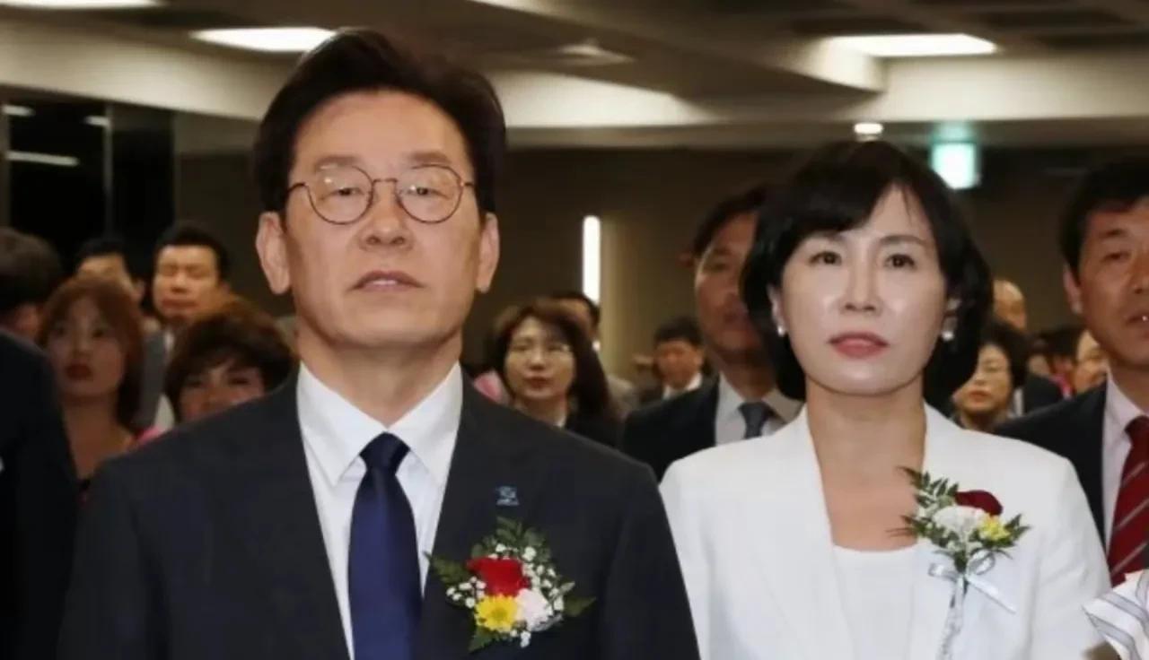 韩国新晋第一夫人金惠景被盛赞，但她却偏偏是新总统李在明的最大隐患…李在明将很难出