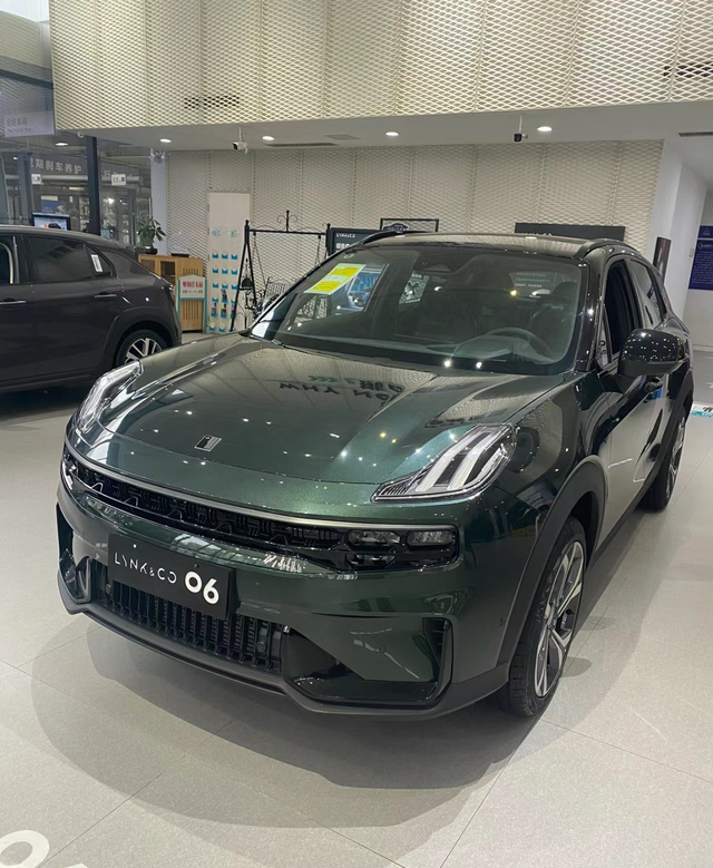 绿色SUV的秘密探险之旅
和小六子的相遇也算是机缘巧合了