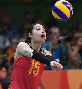 大家说，我到底是不是女排球迷？
袁伟民教练时代的女排队员，现在，还能说出她们名字