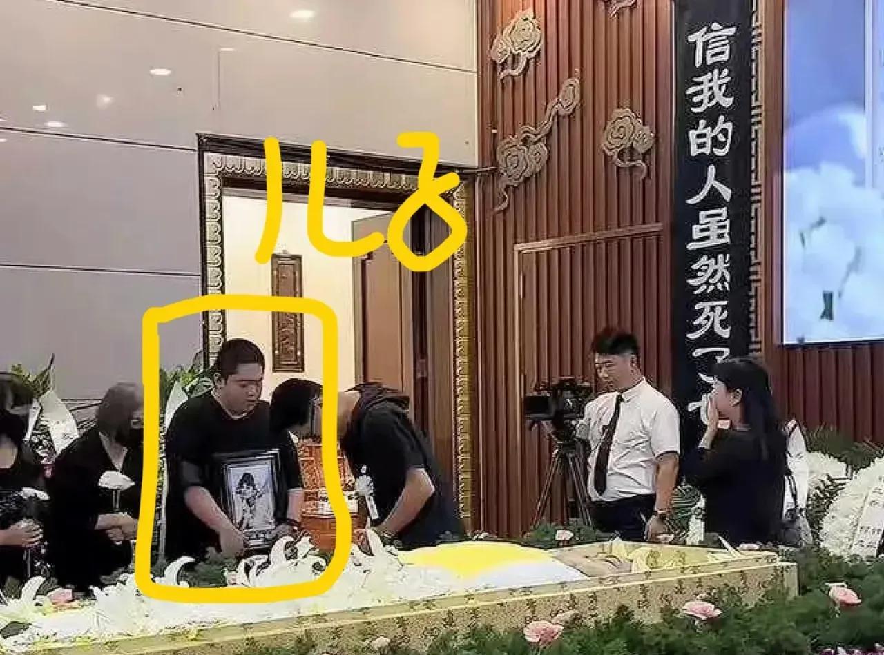 千百惠的爱情虽然以离婚黯然收场，但却收获了儿子的真情。起码比净身出户远赴大连的高