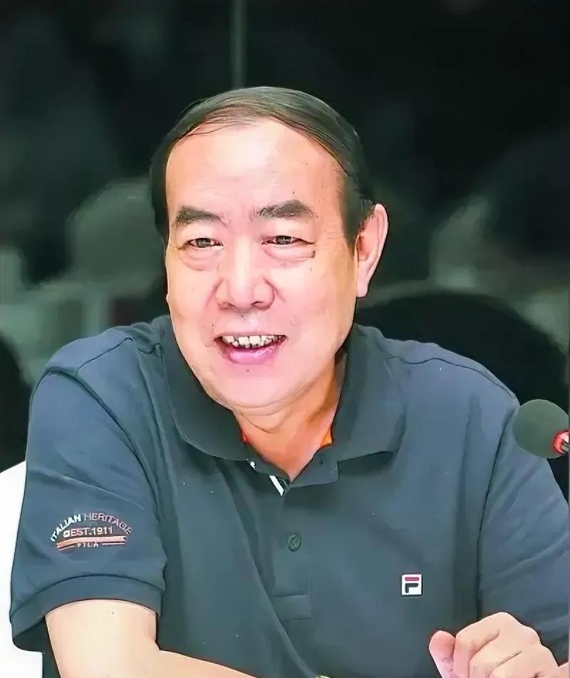 贾平凹说：
“妻不如妾，妾不如妓，妓不如偷，现在的夫妻，十个有九个是凑合着过日子