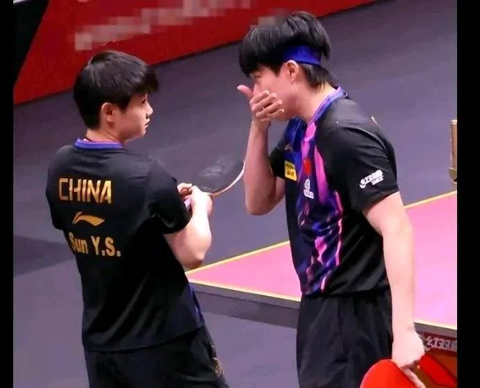 头哥：但是莎莎你要知道，我们等会这样这样发亖他们！
莎莎：好的头哥，明白了。
少