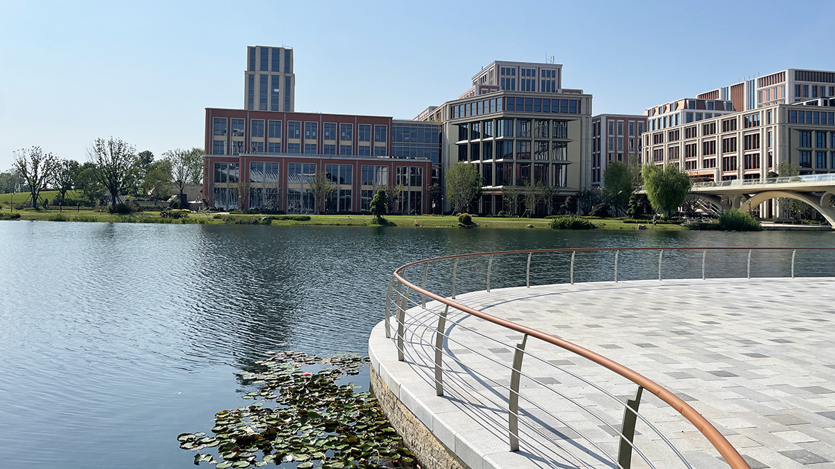 华为坤灵“4+10+N”场景化方案，破局中小企业智能化跃升 “最后一公里”