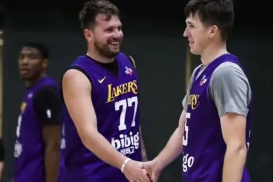 里弗斯跟东契奇是不是场均出手过多了？这才导致球队替补看起来很弱？

东契奇+里弗