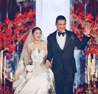 黄圣依听到李嘉格婚礼的尴尬场面
一笑而过，说白了就是不相信
李嘉格老公车澈说过，