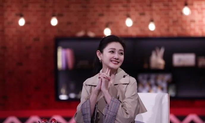 汪小菲明日举办婚礼，S妈喊话善待孩子。S妈凌晨在社交平台文：“不知白天还是黑夜，