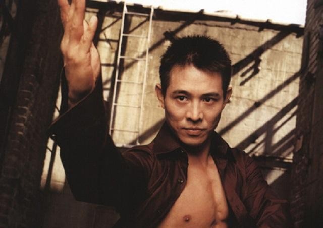 
2010年，李连杰花了2000万在西藏大昭寺求来了一颗天然九眼天珠。马未都说：