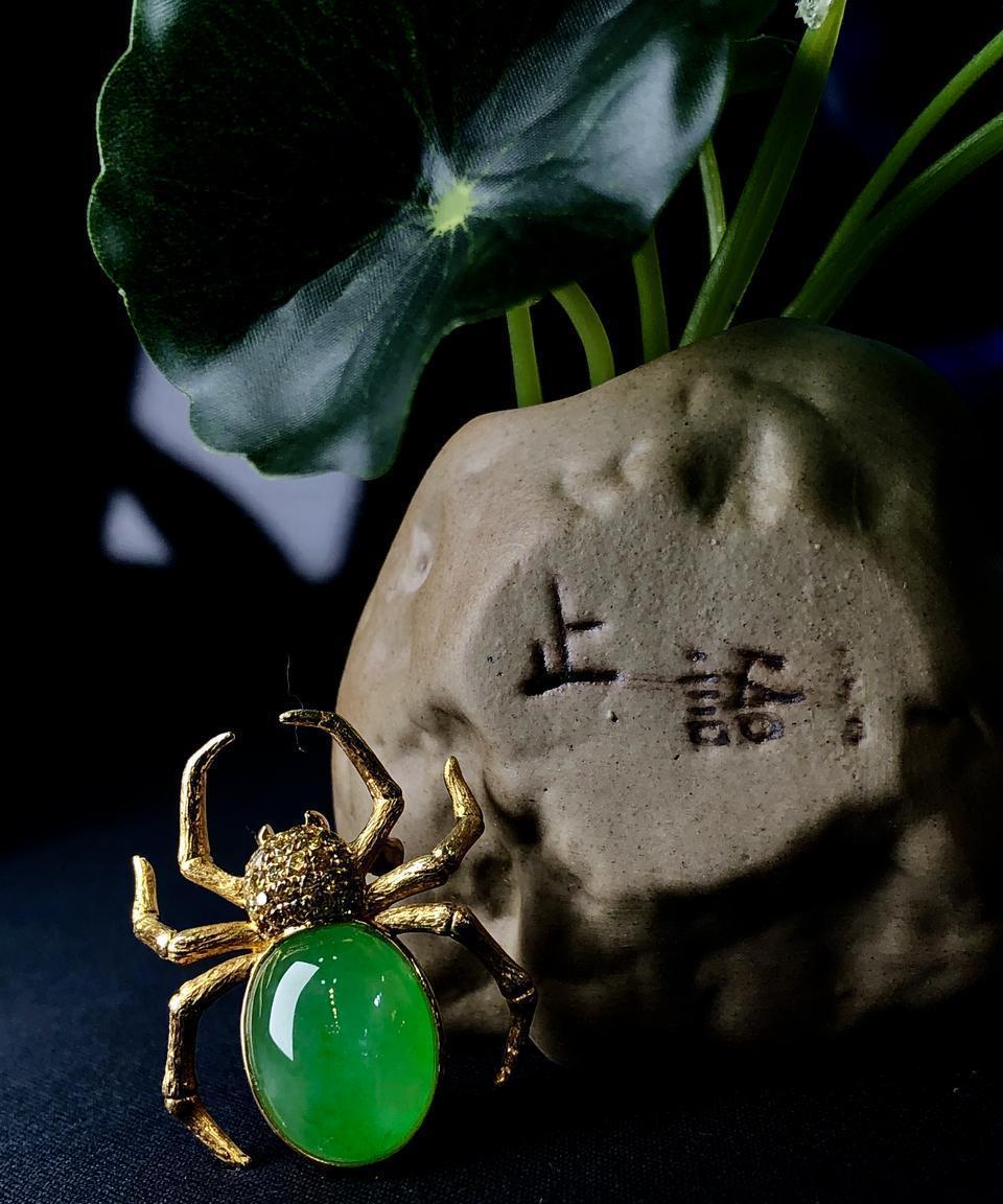 奉劝大家，去银行办理业务时，尽量少说话。
今天上午，我去银行办理存款业务，遇到几