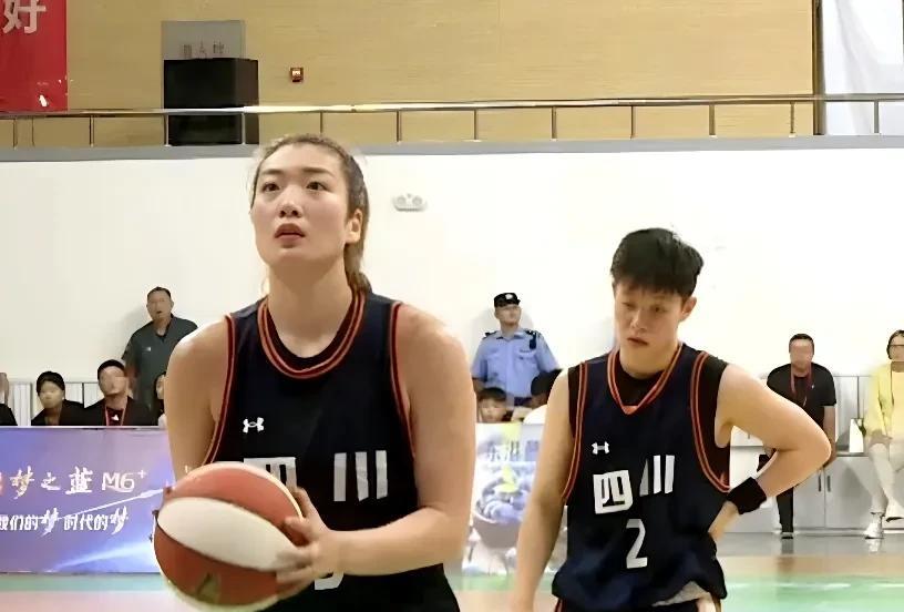 27分9助攻，李梦再次证明自己依旧是现役中国女篮第一人！率领四川女篮88：77胜