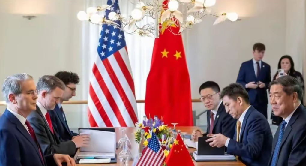 中美：不求彻底解决

中美西班牙会谈，还没进门，美国财长贝森特就滑了一脚，兆头很