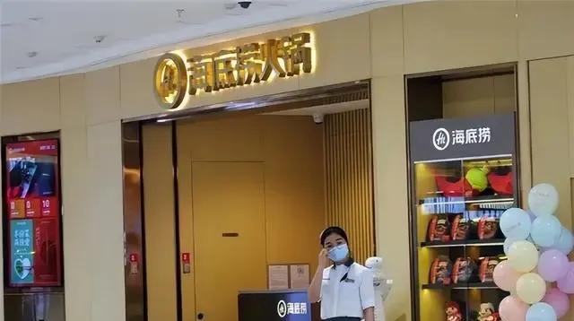 实在太意外，海底捞的22块自助餐，可能要抢走多少廉价自助餐馆的生意。虽说菜品不多
