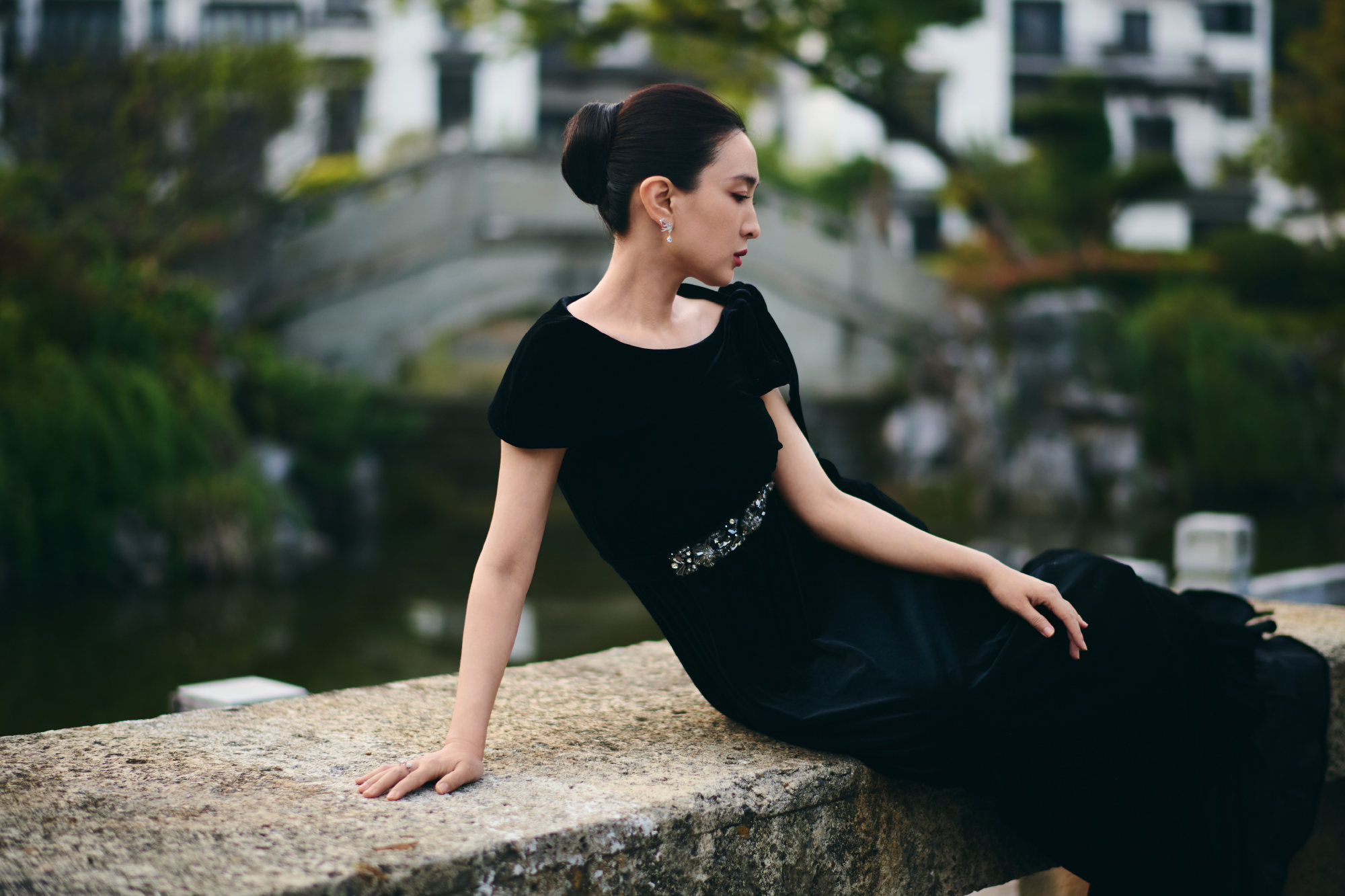 马苏：瞅瞅，刚提的线儿，一巴掌就给干断了