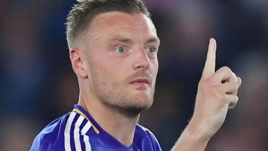 足坛大器晚成有多燃？瓦尔迪8年业余，凭11场连进给草根正名？