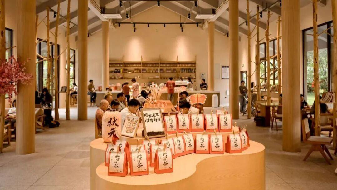 近悦远来·营城兴业丨火井镇“老粮仓”焕新颜，一杯咖啡“泡”出消费新场景