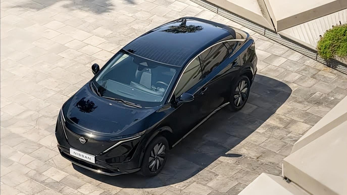 日产Ariya Solar Concept亮相！每日可“自产” 23km续航里程！