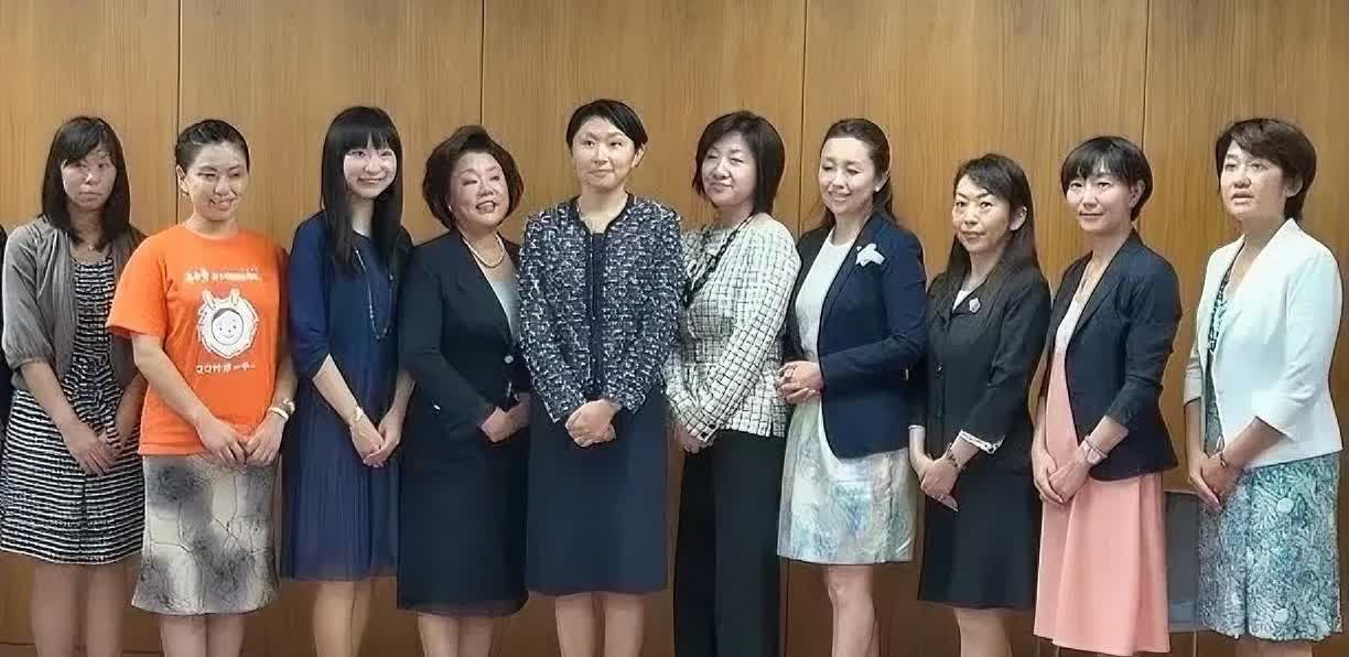 前首相小渊惠三的女儿小渊优子未来有望当自民党总裁并当日本首相吗？

小渊优子