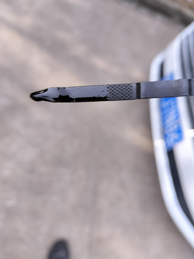 发动机机油变少
1.5T车主们，大家有没有注意机油在慢慢变少，这是保养后4000