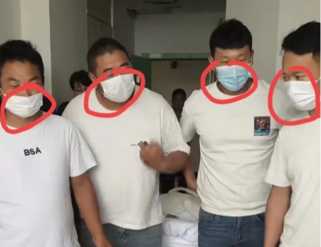 被英雄张伟跳水营救的3个年轻人同样值得表扬，
这三位年轻人也是想着跳水救人的，出