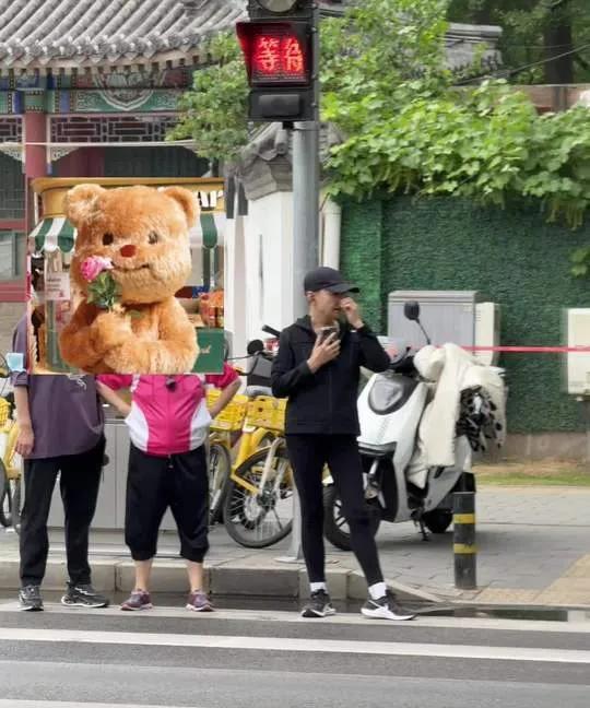 哇哦起了个大早看到了宋丹丹老师#见到活明星