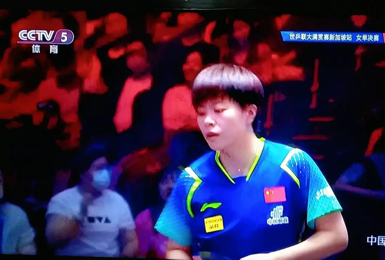 王艺迪的球风打日本削球手乔本凯奈香有点吃亏，这也就是王艺迪两败乔本的原因。本来削