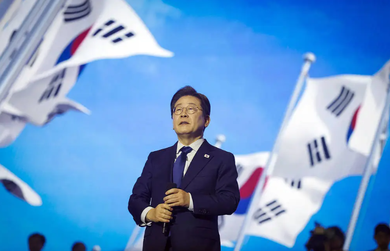 李在明的政治三棱镜：在美中挤压间举步维艰​​