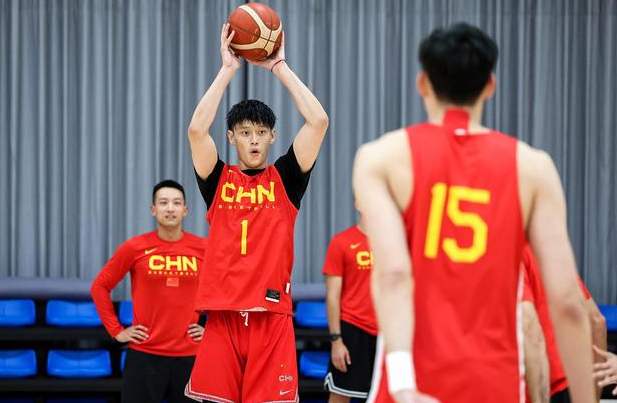 媒体人：杨瀚森&曾凡博&周琦即将归队出战亚洲杯帮女篮找回面子

07月20日 2