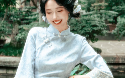 我爸为私生子逼我让位，我直接开直播哭着说，我爹最爱我了，他傻眼了！