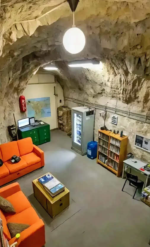 年薪30w, 给你这配置，你能在这洞里住三年？