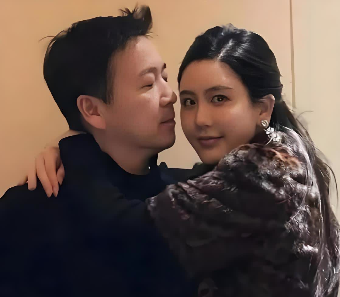 杨钰莹单身守情，赖文峰新妻却借其过往引流