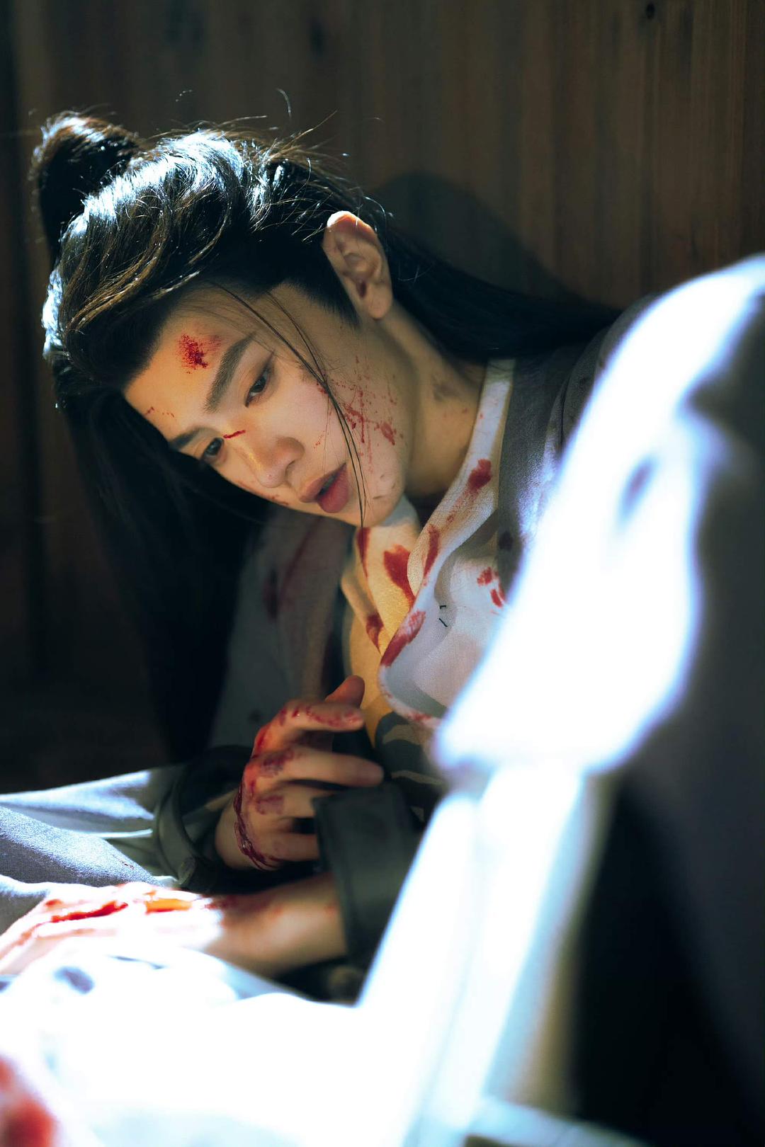  一位演员专注于表演，才能给我们展现出千人千面的不同角色。

见到了不同以往的哲