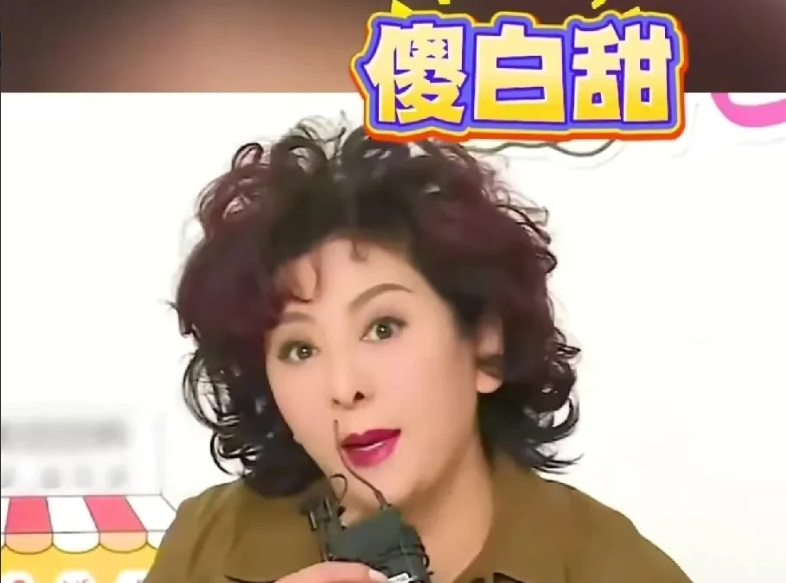 向太：“我为什么会一直叫刘晓庆傻白甜呢？这句话其实是褒义词，是很好的朋友才会这样