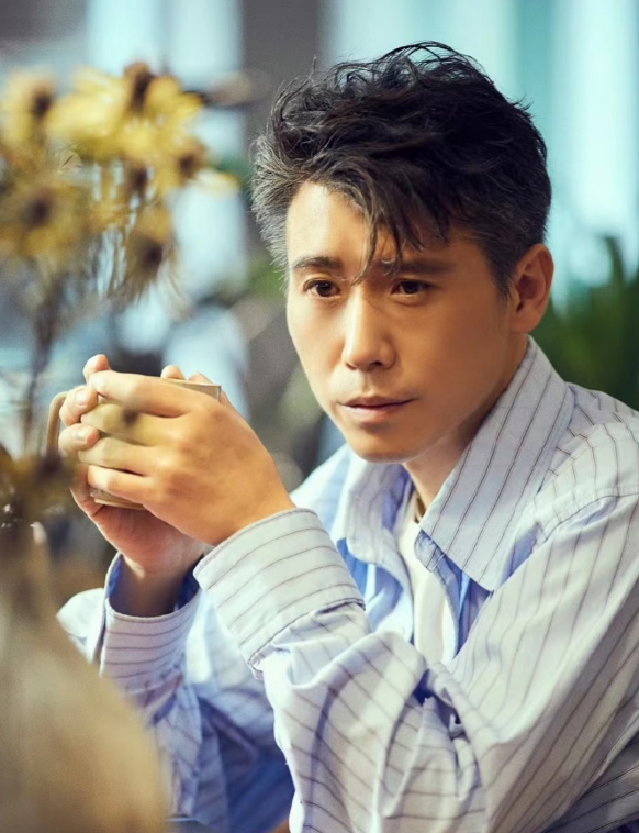 这下出名了，
不仅浙江，全国人民都知道了，
​李乃文又闯祸了，这下不是综艺，也不