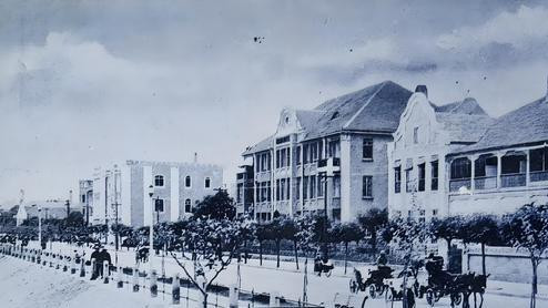 德国在青岛驻留17年，花很多两白银筑港口，建胶济铁路，啤酒厂