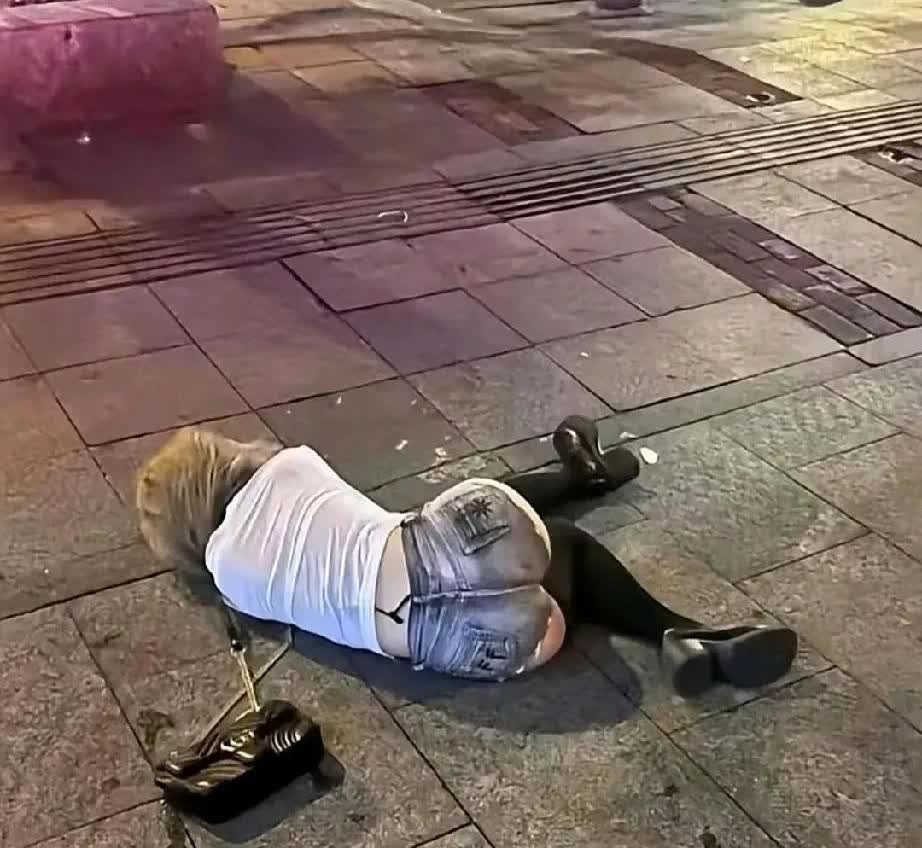 真不知道是先打110还是先打120