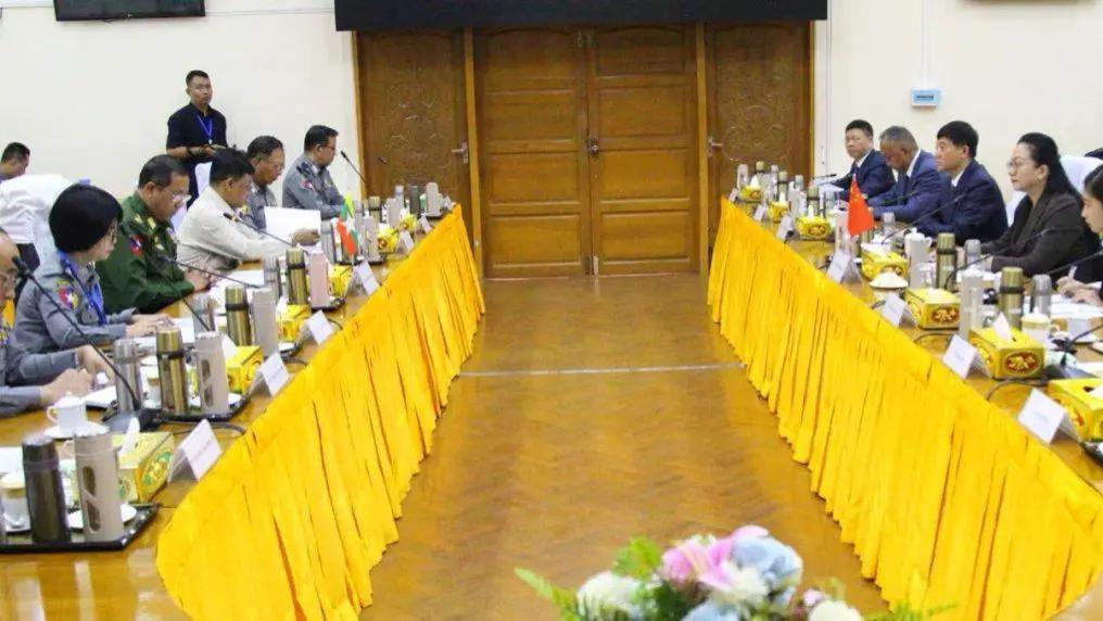 三国特警突袭东南亚"诈骗老巢"！1030人被抓