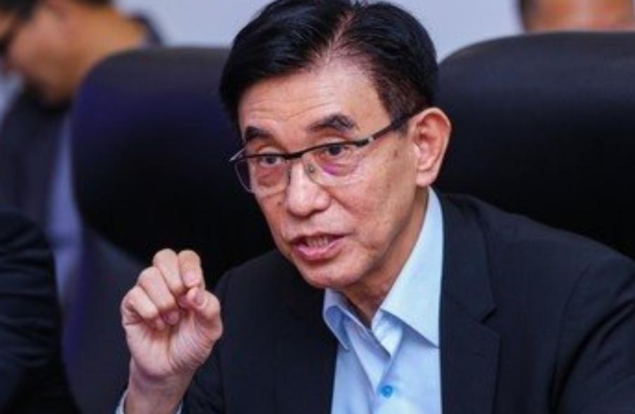 比芯片断供更可怕？中国物理博士尹志尧指出：“美国的芯片专家基本上都是华人”；63