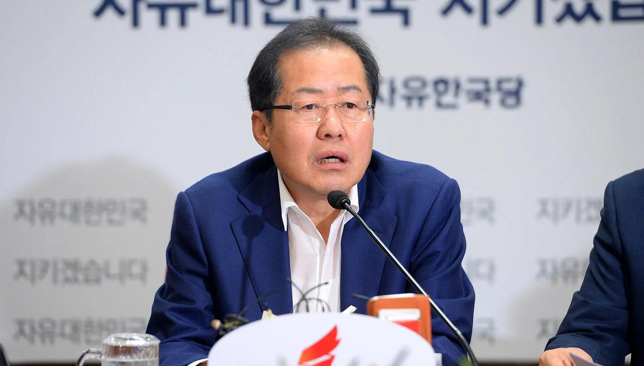 韩国前大邱市长洪准杓怒斥国民力量党:别怪我和李俊熙，其还在发表感言自找存在感？选