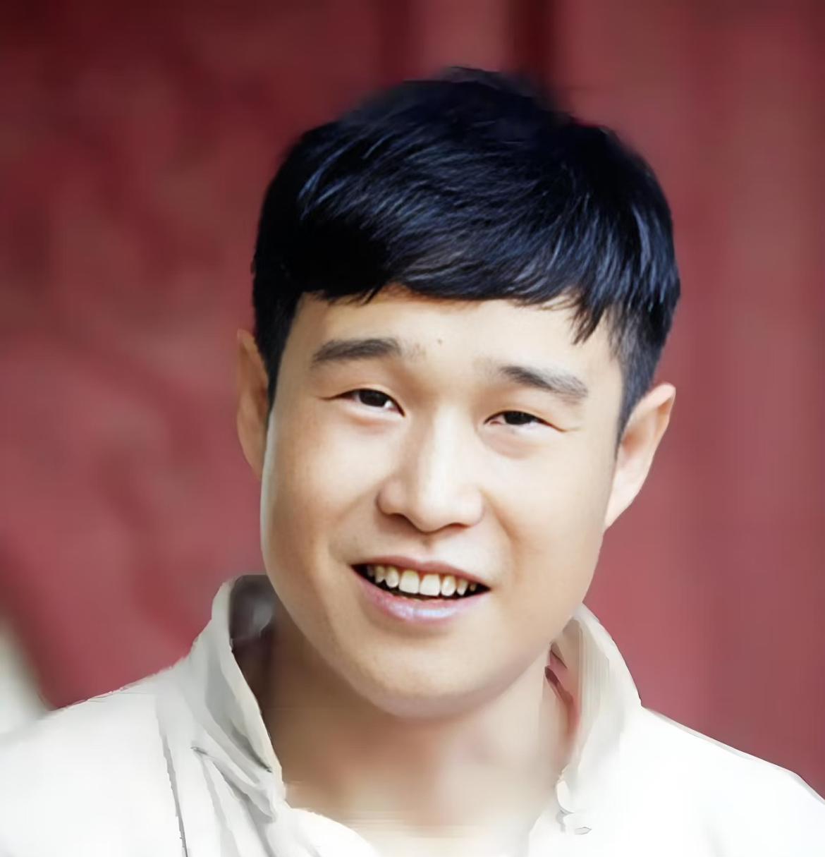 陈小春开演唱会我忍了，
岳云鹏开演唱会我也忍了，
可小沈阳开演唱会，我实在忍不了