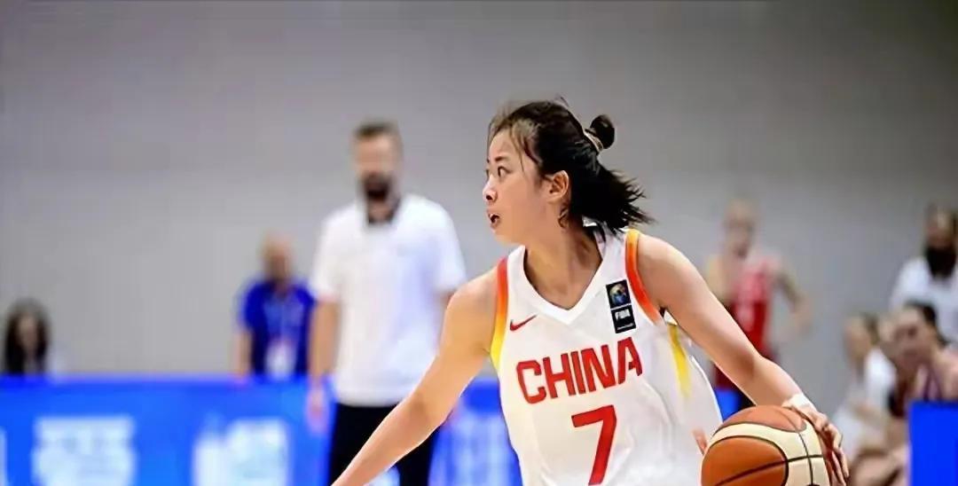 中国女篮又出19岁新星：农村留守娃变国手，接班王思雨？
虽然入列集训，不一定入正