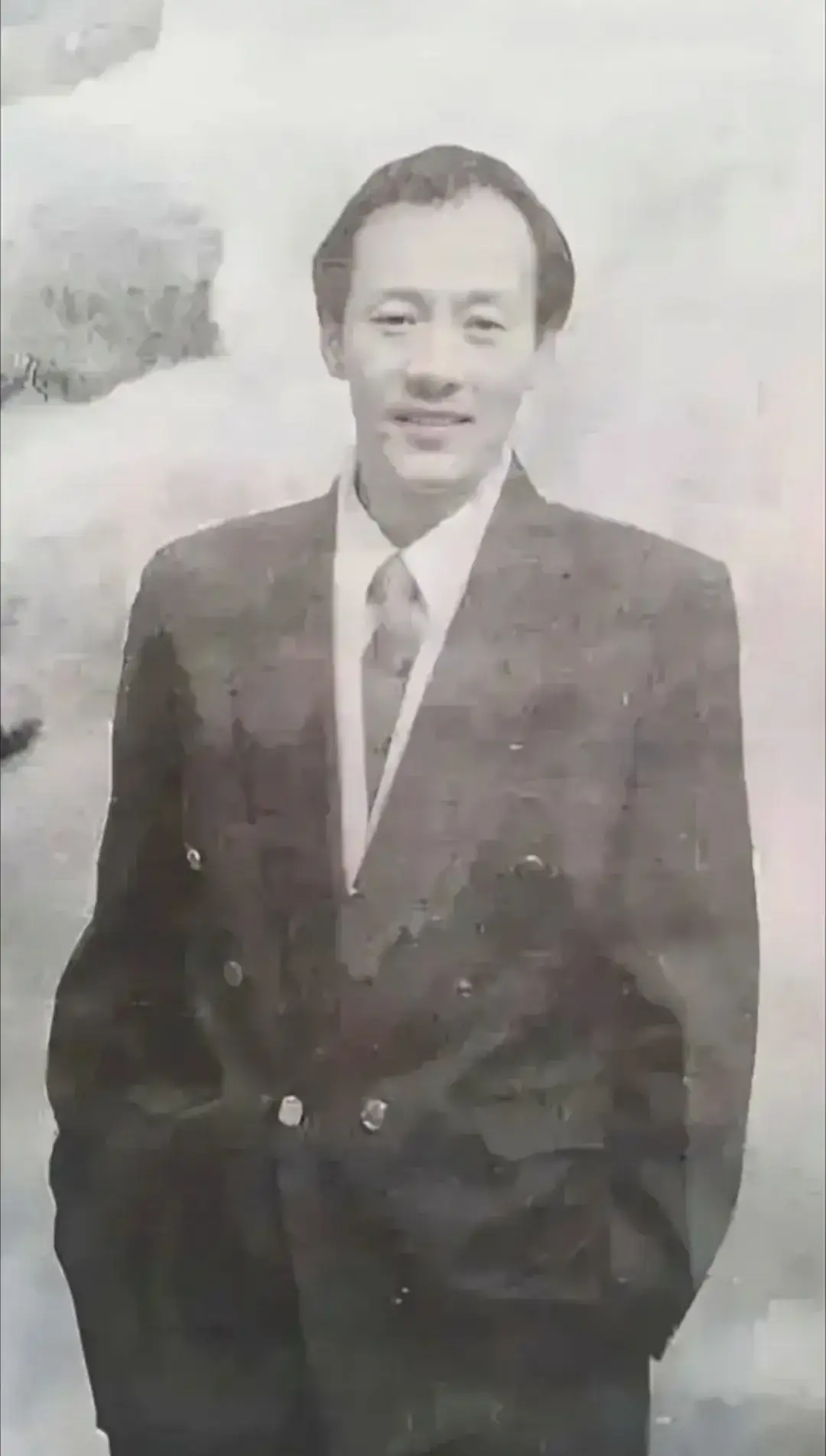 很喜欢的一位演员，谁能认出他？用一句话证明你认识他！