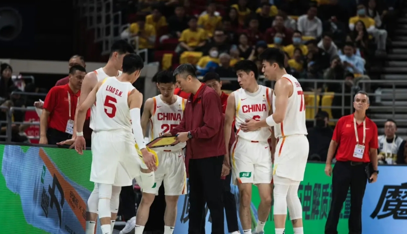 中国男篮下场要想战胜韩国男篮要做以下3点调整！

1、胡金秋替换周琦打首发。周琦