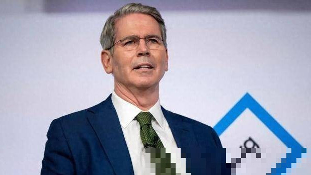 出访行程已定，特朗普接受中方邀约，白宫正式签字：中国帮美大忙