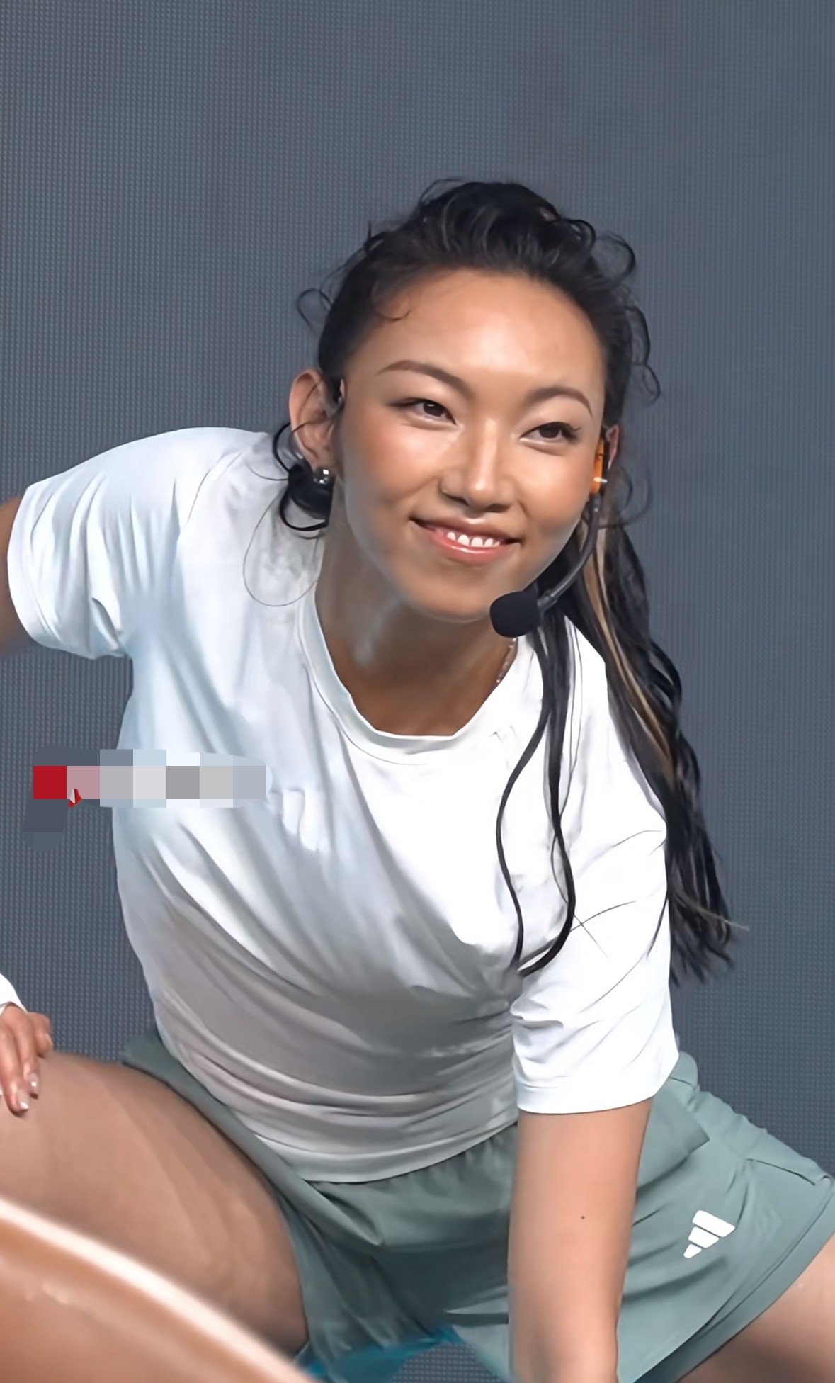那尔那茜这件事
可能没想的那么严重！

她要是真这么大本事，怎么35岁了才稍