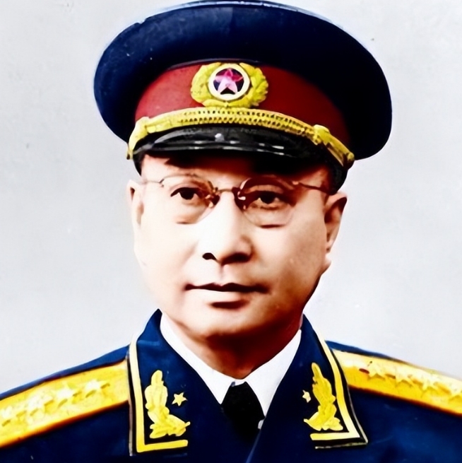 1952年，大病初愈的陈赓来到朝鲜战场，接替彭德怀的工作，结果刚到朝鲜没几天，陈