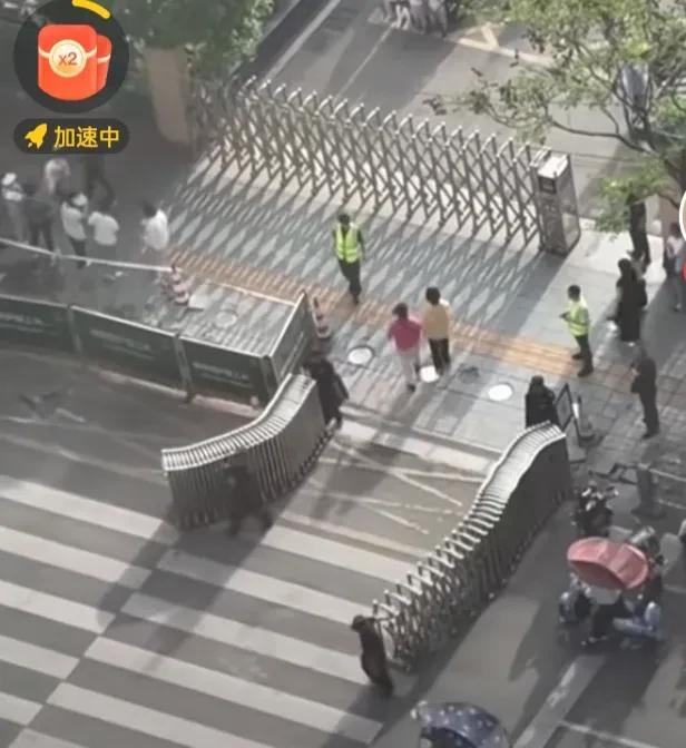 大家不要喷了，每一个措施后面都是血淋淋的教训啊，当你知道有丧心病狂之徒在放学时开