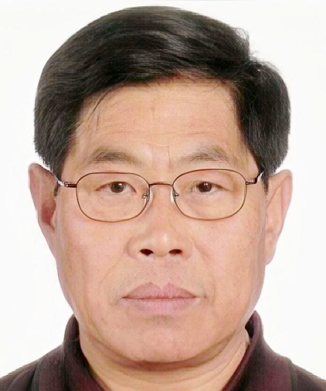 2005年，一位女子在中国买菜的时候，因为带的现金不够，于是用了美金结账，却意外