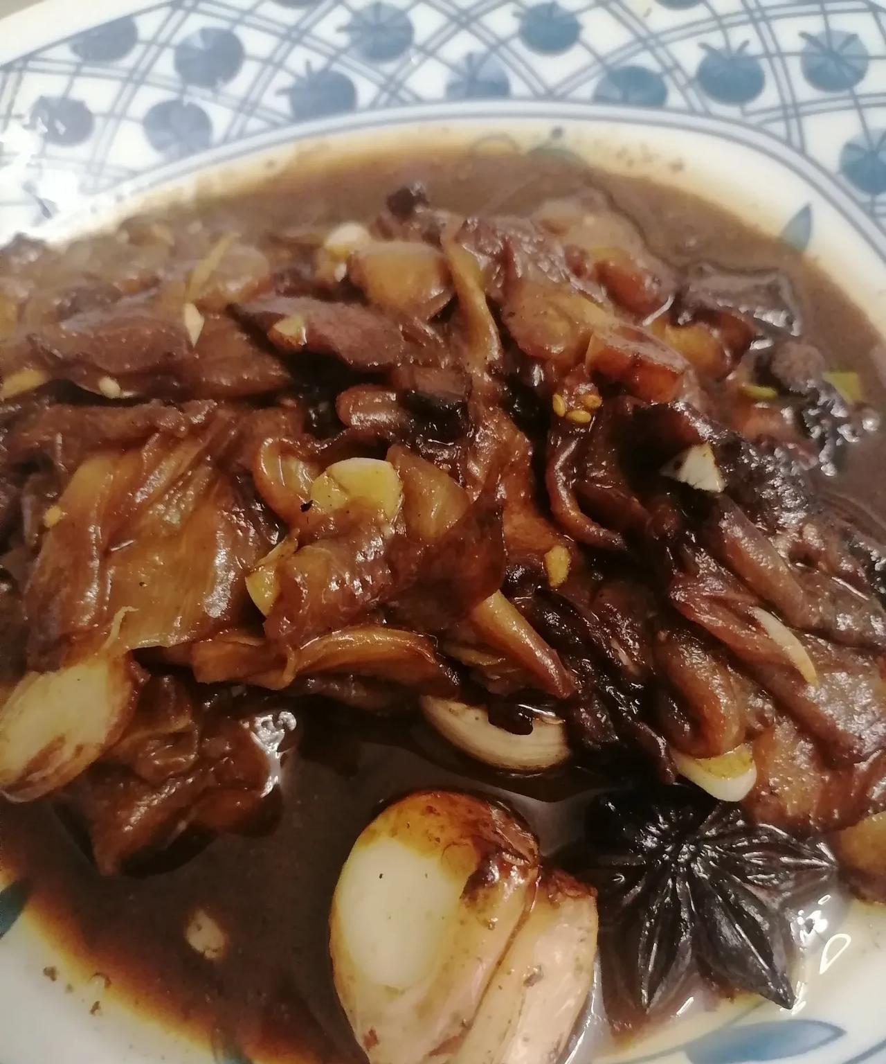 【都说我总贬我老婆，但您看】
今天一早，看老岳父又是情绪不好，而且，情绪不好往往